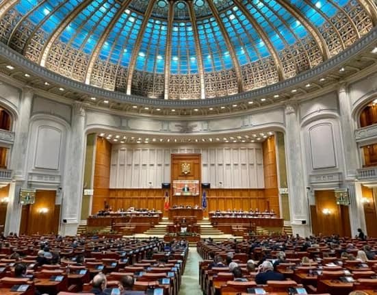 Patru moțiuni de cenzură, la votul Parlamentului/ Au picat toate cele patru moţiuni