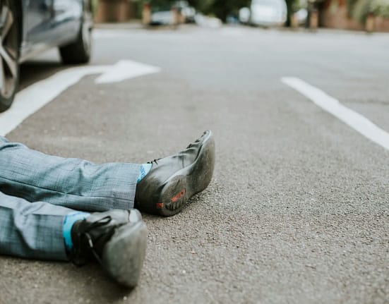 Moarte pe contrasens: beată și fără permis, o șoferiță a ucis un bărbat și a fugit de poliție