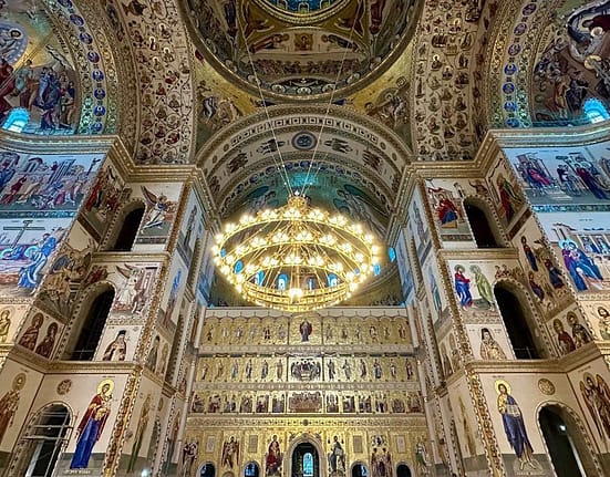 Cum arată interiorul Catedralei Naționale după înlăturarea schelelor. Patriarhul Ecumenic și Patriarhul României vor sfinți lăcașul în luna octombrie