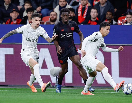 Dennis Man, titular în premieră în Champions League » Cum s-a descurcat în Leverkusen