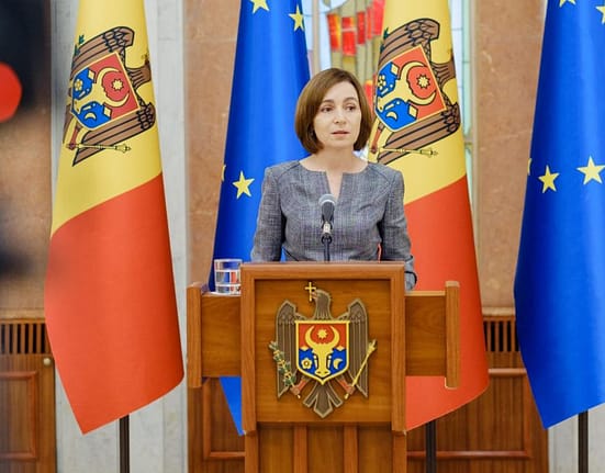 Ce cadouri de protocol a primit Maia Sandu: Cel mai scump dar a fost de la Macron. Cu ce a venit România