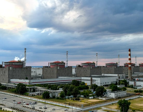 Bombardamente raportate la doar un kilometru de centrala nucleară Zaporojie. Avertismentul șefului AIEA