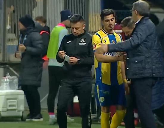 Și-a scos din sărite antrenorul! » Intrat pe parcurs în Petrolul