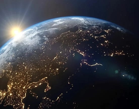 Se subtiază scutul magnetic care protejează Pământul. Suntem în pericol?