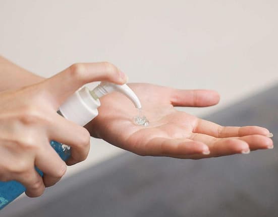 Cât de nocive sunt dezinfectantele de mâini?