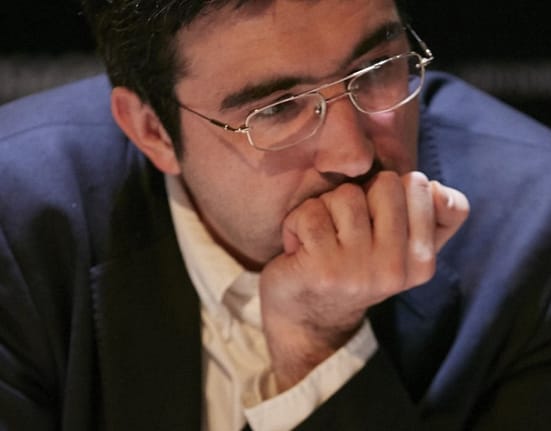 Federația Internațională de Șah deschide anchetă împotriva unui șahist rus, după acuzațiile de hărțuire în scandalul morții lui Daniel Naroditsky