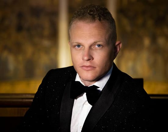 Tenorul ŞTEFAN von KORCH aduce fastul sărbătorilor în concertul CRĂCIUNUL VIENEZ printr-o apariţie de gală pe 22 decembrie la Sala Palatului