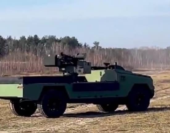 Ucraina a testat cu succes o nouă dronă terestră capabilă de misiuni de luptă autonome