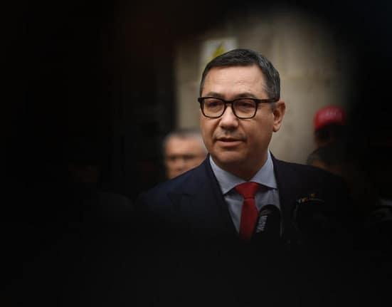 Victor Ponta pune reflectoarele pe un alt ministru de la USR. Ce a scris în CV / foto în articol