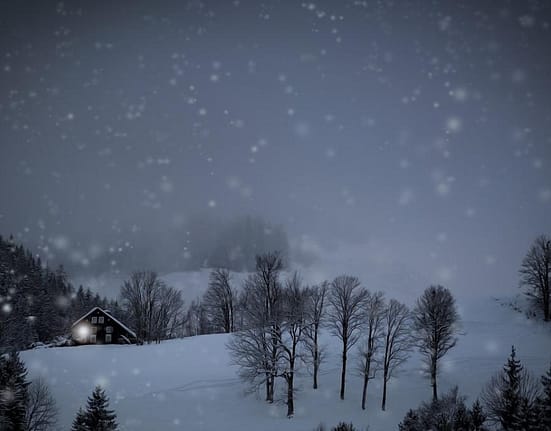 Cod Galben de ploi abundente în 13 județe și București. Prognoza meteo. La munte ninge