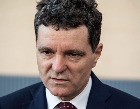 Un expert în istoria nazismului critică dur decizia lui Nicușor Dan de a-l decora pe veteranul de război Ion Vasile Banu: „Este extraordinar de prost sfătuit” / Cum argumentează