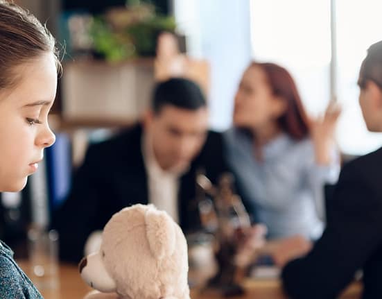 Ce pierde un cuplu când apar copiii: E greu să-ți mai dorești viață sexuală cu un bărbat care nu te ajută deloc în casă