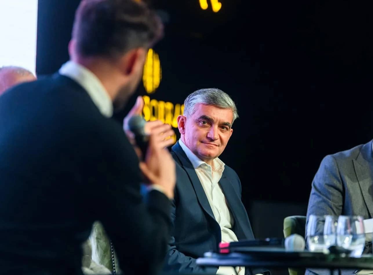 Primarul Vlad Oprea este acuzat pentru mai multe infracţiuni. FOTO: Facebook