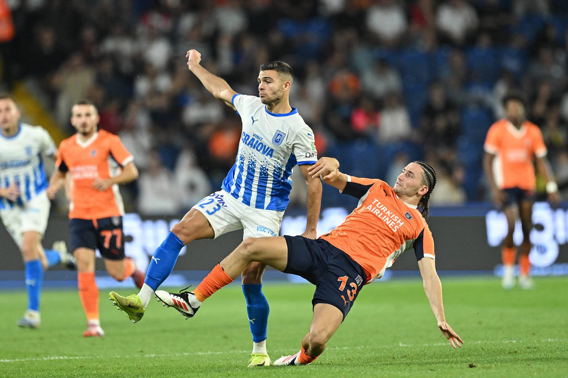 Universitatea Craiova - Bașakșehir 3-1! Oltenii, calificare istorică în Conference League Universitatea Craiova - Bașakșehir 3-1! Oltenii, calificare istorică în Conference League